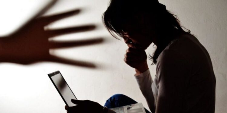 Denuncian a intendente correntino por supuesto acoso a una menor