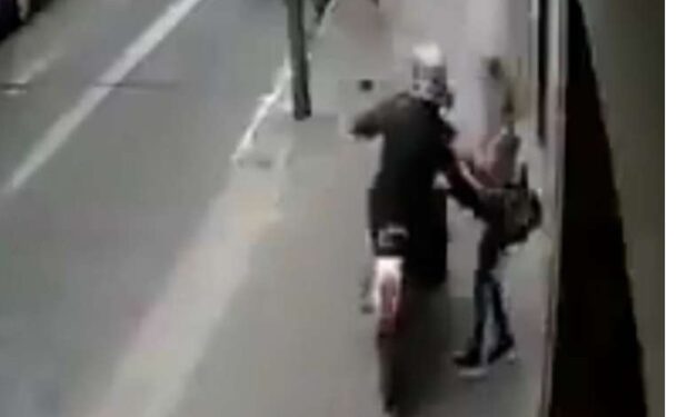 Video: mujer de 56 años murió tras ser asaltada por un motochorro