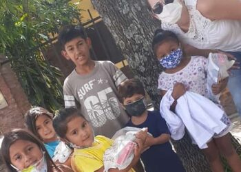 El CAP entregó guardapolvos y mercaderías a personas aisladas por coronavirus