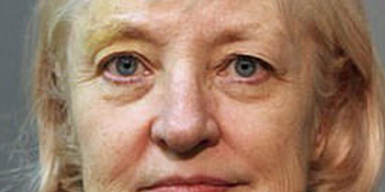 La mujer de 69 años que burló la seguridad de los aeropuertos y viajó 30 veces gratis alrededor del mundo