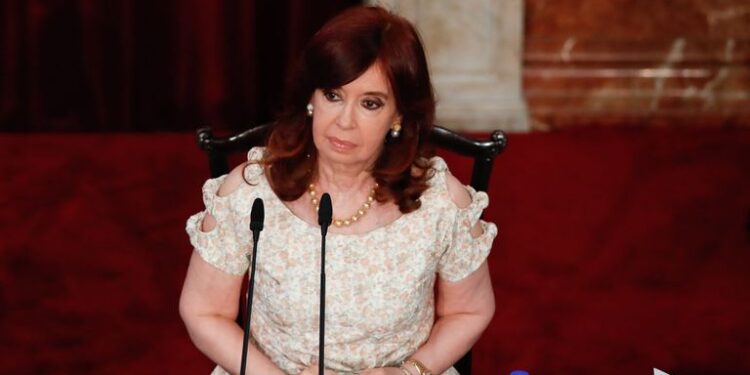 Cristina Fernández de Kirchner renunció a su sueldo de vicepresidenta