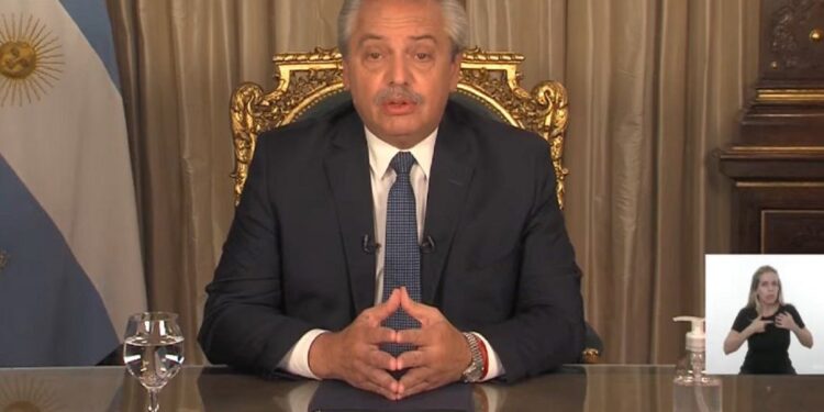 Alberto Fernández en cadena nacional: “Extrememos los recaudos para que el coronavirus no nos vuelva a aislar”