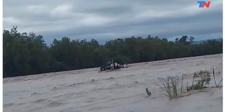 Salta: se pinchó un gomón y hay dos muertos y diez desaparecidos