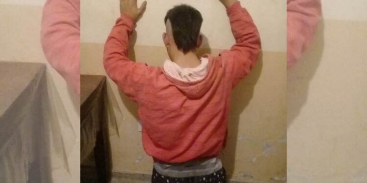 Corrientes: Agredió a piedrazos a Policías y se escondió en casa de su madre