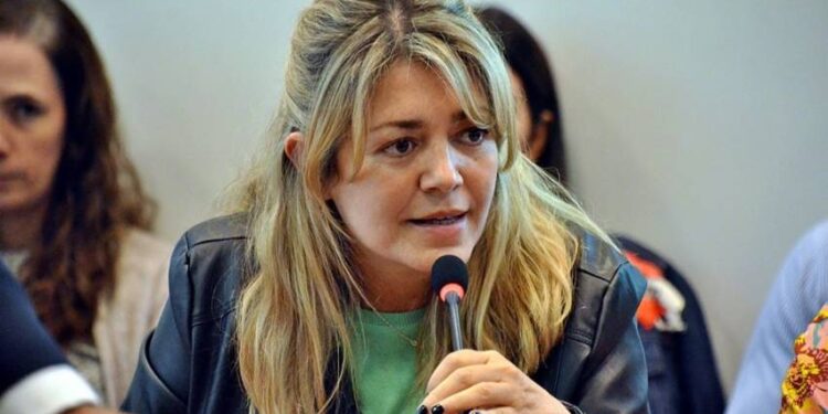 Ante denuncia pública, la diputada nacional Estela Regidor pidió licencia