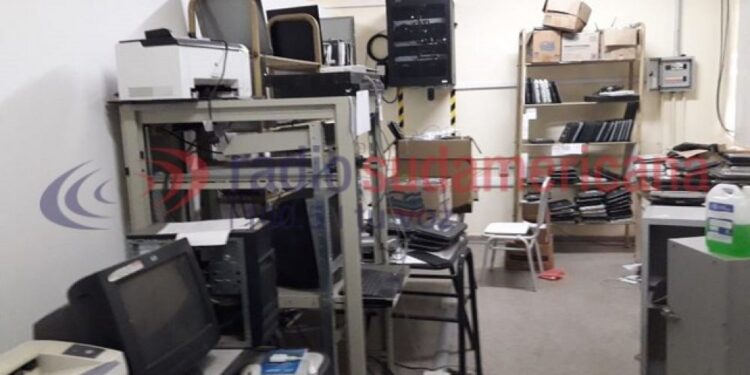 Corrientes: Robaron 50 notebooks y causaron destrozos en dos escuelas
