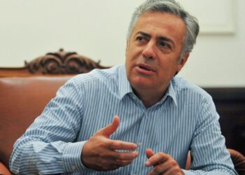 Alfredo Cornejo continúa internado y con oxígeno por un cuadro de covid-19