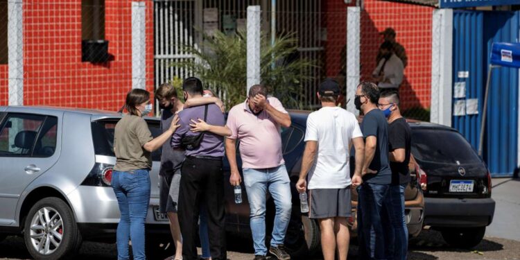 Horror en Brasil: un joven entró a un jardín de infantes y mató a cuchillazos a tres bebés y a dos mujeres