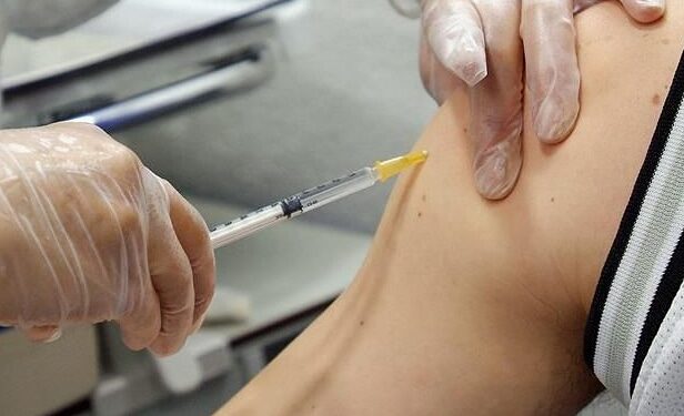 Venta ilegal de vacunas: investigan quiénes se aplicaron la dosis