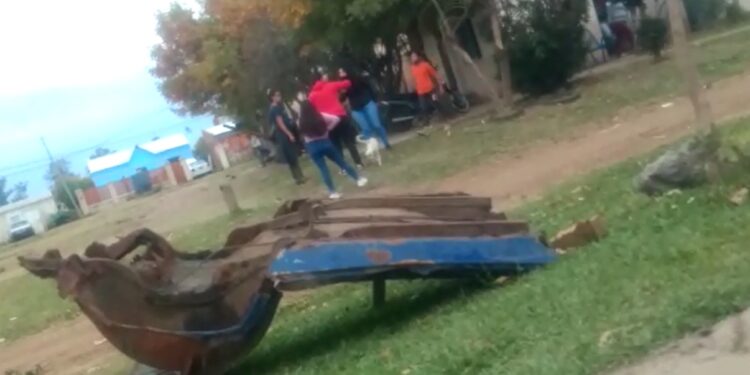 Monte Caseros: violenta riña entre mujeres quedó registrada en video