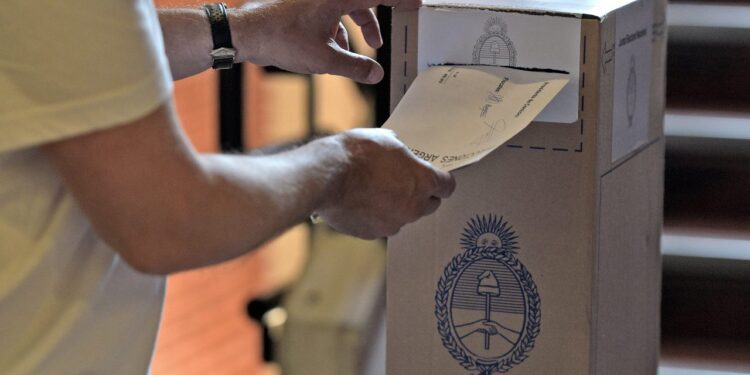 Corrientes elegirá gobernador y vice el 29 de agosto próximo