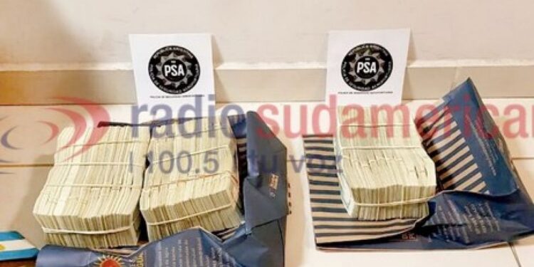 Corrientes: secuestran casi 500.000 dólares de una mujer en aeropuerto