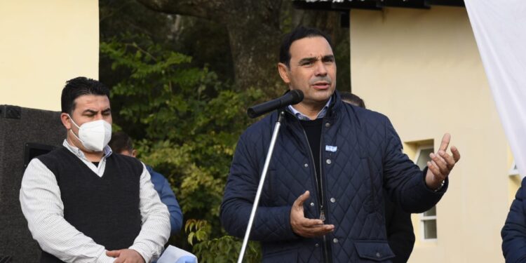 EN RAMADA PASO: Valdés entregó herramientas a emprendedores y viviendas sociales