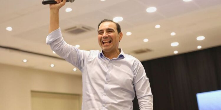 Gustavo Valdés el gobernador con mejor imagen positiva del país