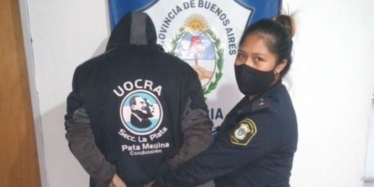 Un hombre de 52 años secuestró, acuchilló y violó a su ex pareja de 24