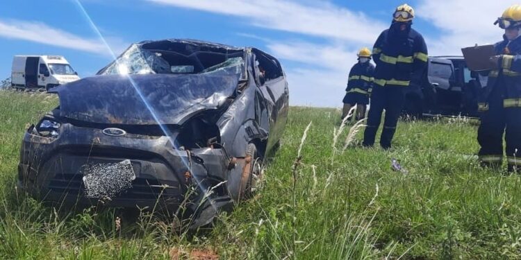 Alvear: Un automóvil despistó y volcó sobre Ruta Nacional Nº 14
