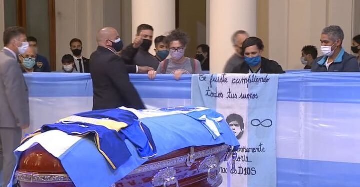 Por qué Diego Maradona tuvo que ser enterrado sin corazón