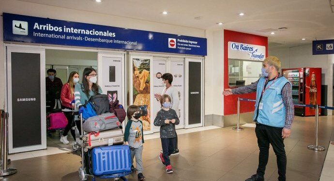 Se prohíbe la venta de pasajes al exterior en cuotas con tarjeta de crédito