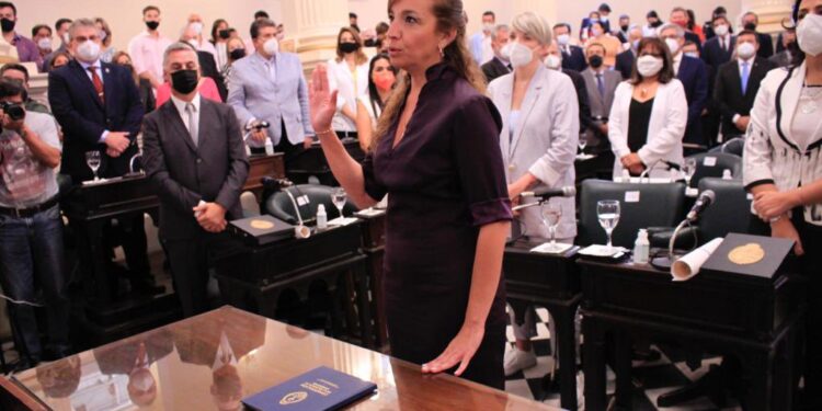 María Eugenia Mancini juró como diputada