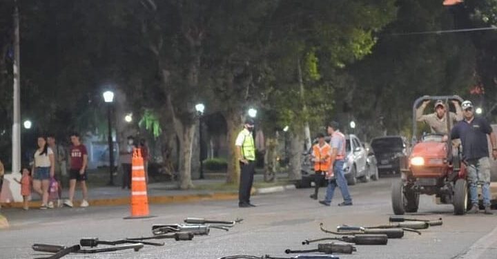 La Municipalidad de esquina procedió a la destrucción de los escapes libres