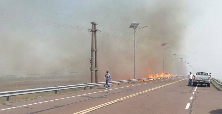Aña Cuá y Lavalle, otras dos localidades acorraladas por el fuego