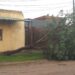 Fuerte tormenta en Mocoretá dejó postes y árboles caídos