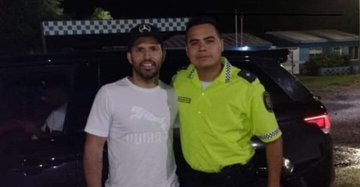 El “Kun” Agüero, descansando y de pesca en Esquina