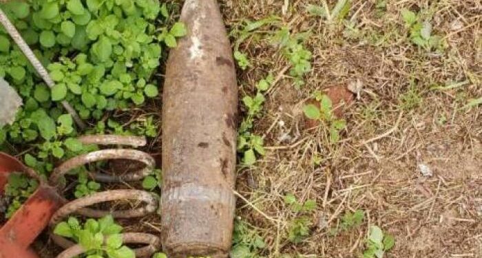 Quiso desarmar un artefacto de artillería, explotó y murió en el acto