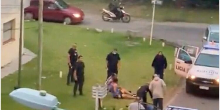 Turista forcejeó, le quitó el arma, baleó y retuvo a un delincuente