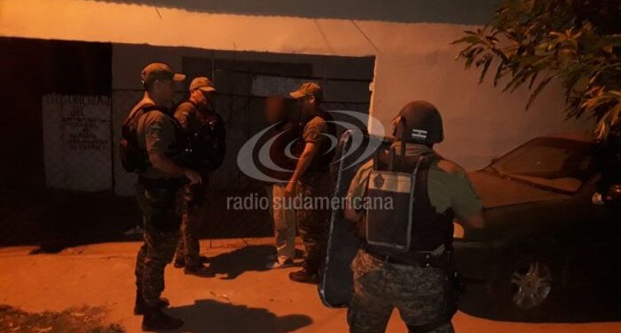 Corrientes: Agredió a su esposa, se atrincheró con un arma y luego se entregó