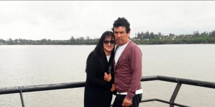 Su padre se oponía a su amor y se reencontaron 35 años después