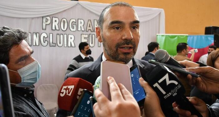 Valdés anunció que habrá aumento salarial para estatales en julio y agosto
