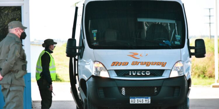 Reabrieron el cruce internacional sobre la represa hidroeléctrica de Yacyretá