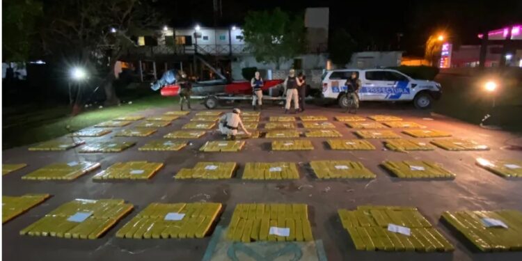 Detuvieron a un traficante que llevaba más de una tonelada de marihuana a Corrientes