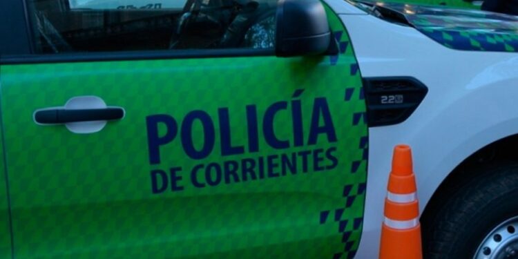 Se vengaron de una vecina por haberlos denunciado y la atacaron a piedrazos
