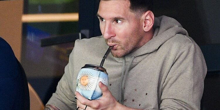 La Selección Argentina llevó yerba correntina al Mundial