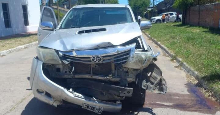 Esquina: Colisionaron dos camionetas