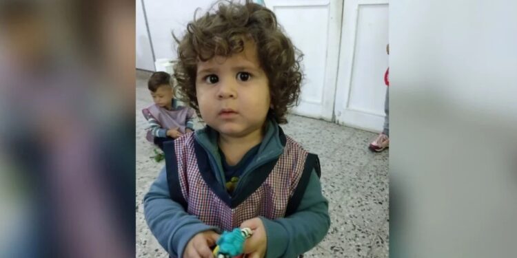 Buscan a un nene de 2 años: su padre se lo llevó con la excusa de hacer mandados y nunca volvió