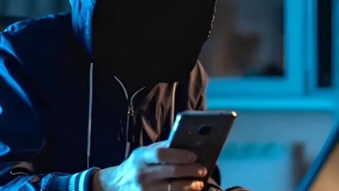 Cuento del tío: le robaron el sueldo y la endeudaron por $10 millones