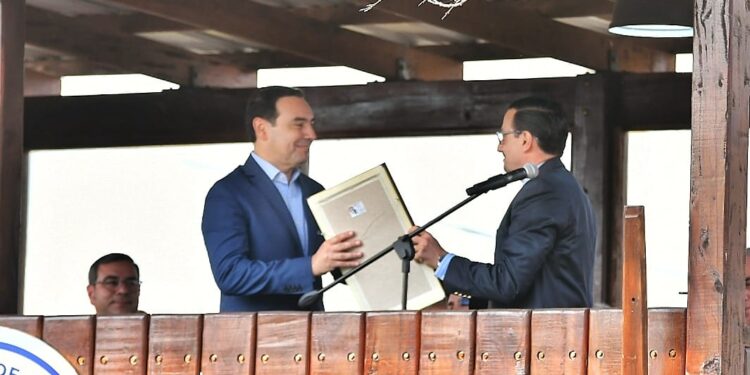 Valdés en la exposición rural, con guiño sobre inversiones al campo