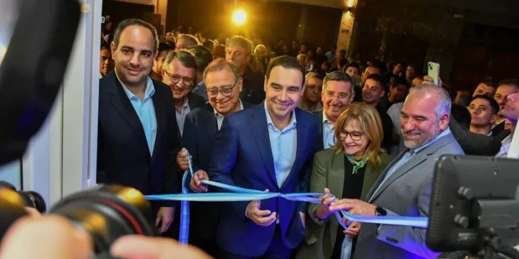 Gustavo Valdés inauguró las nuevas instalaciones de la Liga Correntina de fútbol