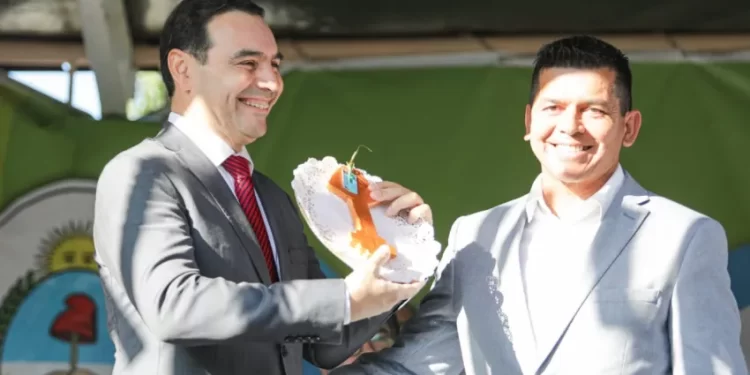 En Tabay, Valdés se comprometió a concluir obras educativas con recursos provinciales