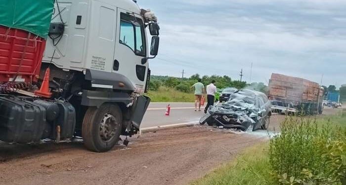 Un automovilista murió tras chocar de frente con un camión