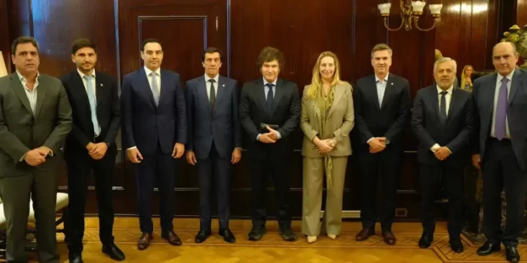 “Fue una reunión muy buena”: Milei recibió a gobernadores de la UCR