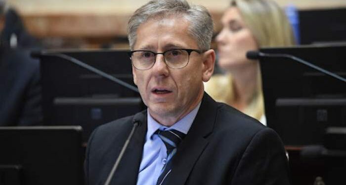 Vischi sobre Colombi: “Es una alternativa de volver al pasado”