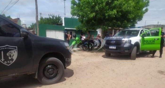 Peleó con su pareja y fue asesinado a puñaladas: una detenida