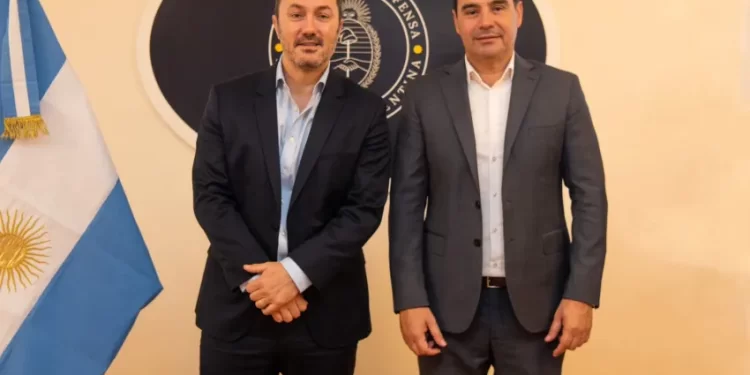 Gustavo Valdés se reunió con el ministro de Defensa de la Nación