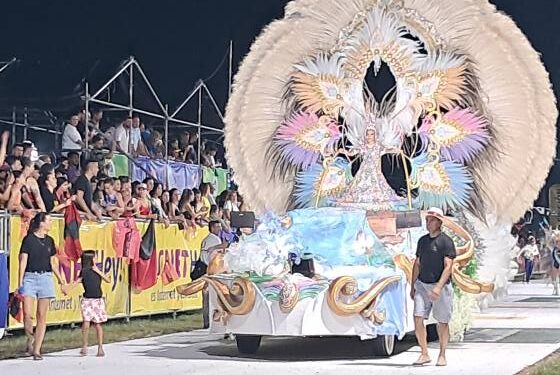 Esquina vivió su primer noche de carnaval 2025