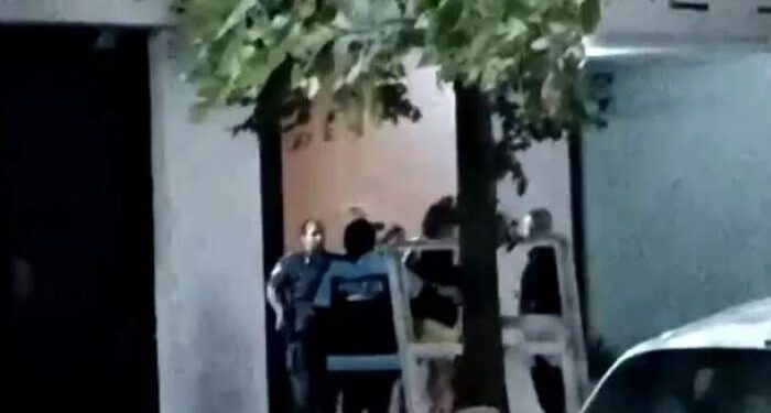 Un hombre se atrincheró y amenazó con matar a su esposa e hijos