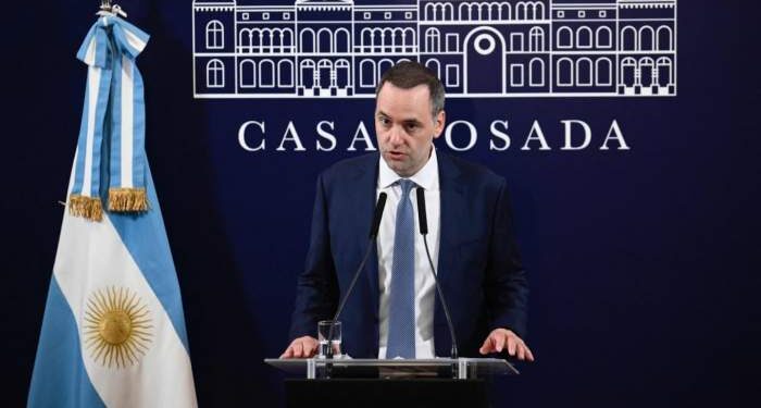 Reforma migratoria: cobro en hospitales a extranjeros y nuevos requisitos para sacar el DNI